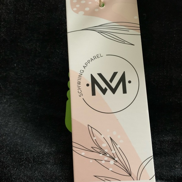 Schwiing Apparel woman’s 3/4 ankle distress jeans 31 NWT Eco friendly - Picture 4 of 12